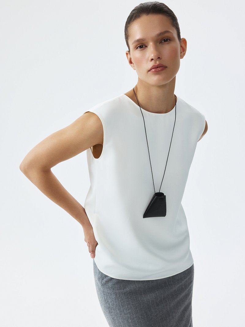 Топ из атласной ткани