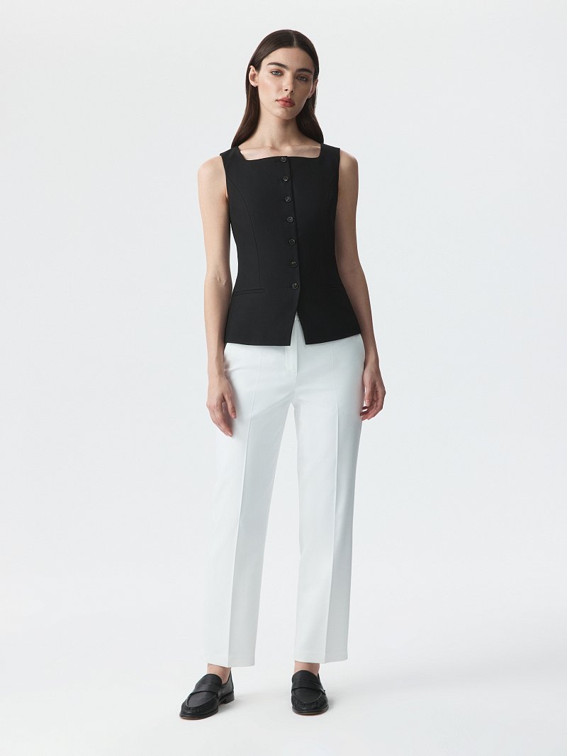 Костюмный жилет с квадратным вырезом