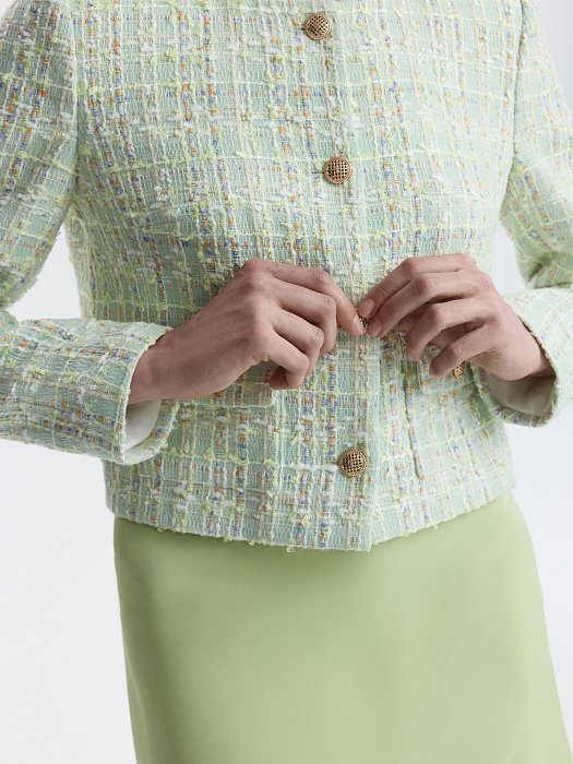 Укороченный жакет из букле: фото №4