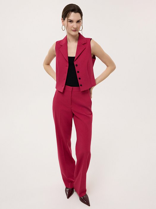 Укороченный приталенный жилет: фото №4