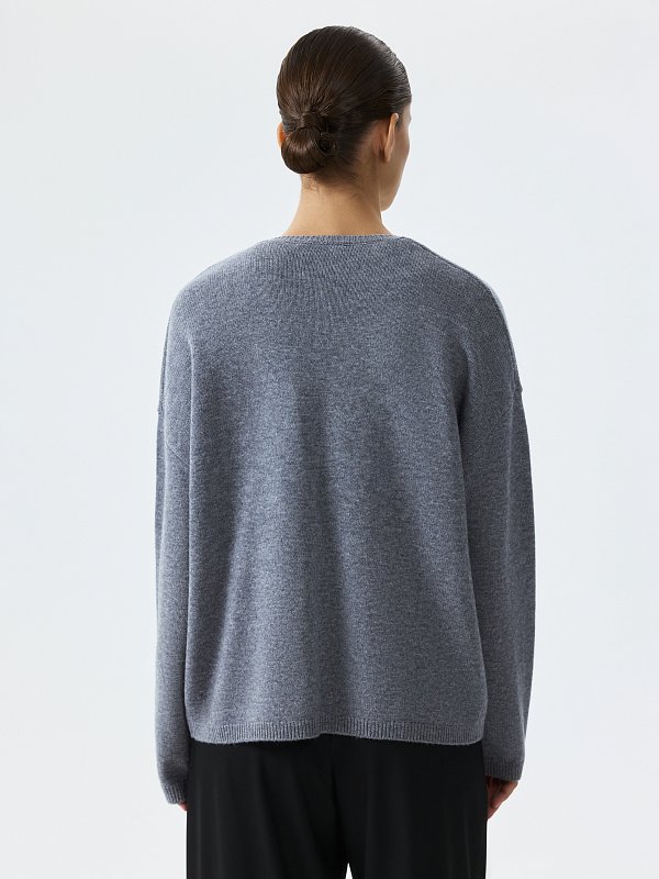 Шерстяной джемпер с вырезом