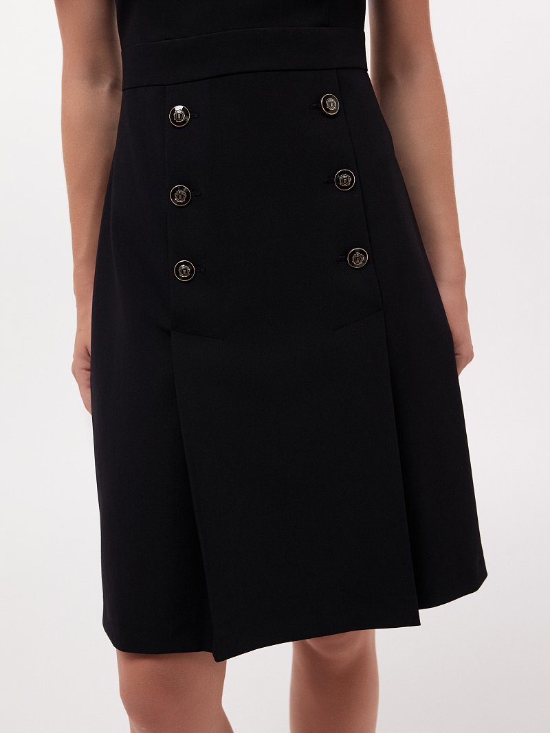 Платье с короткими рукавами