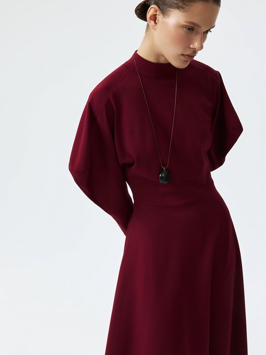 Расклешенное платье из трикотажа: фото №2