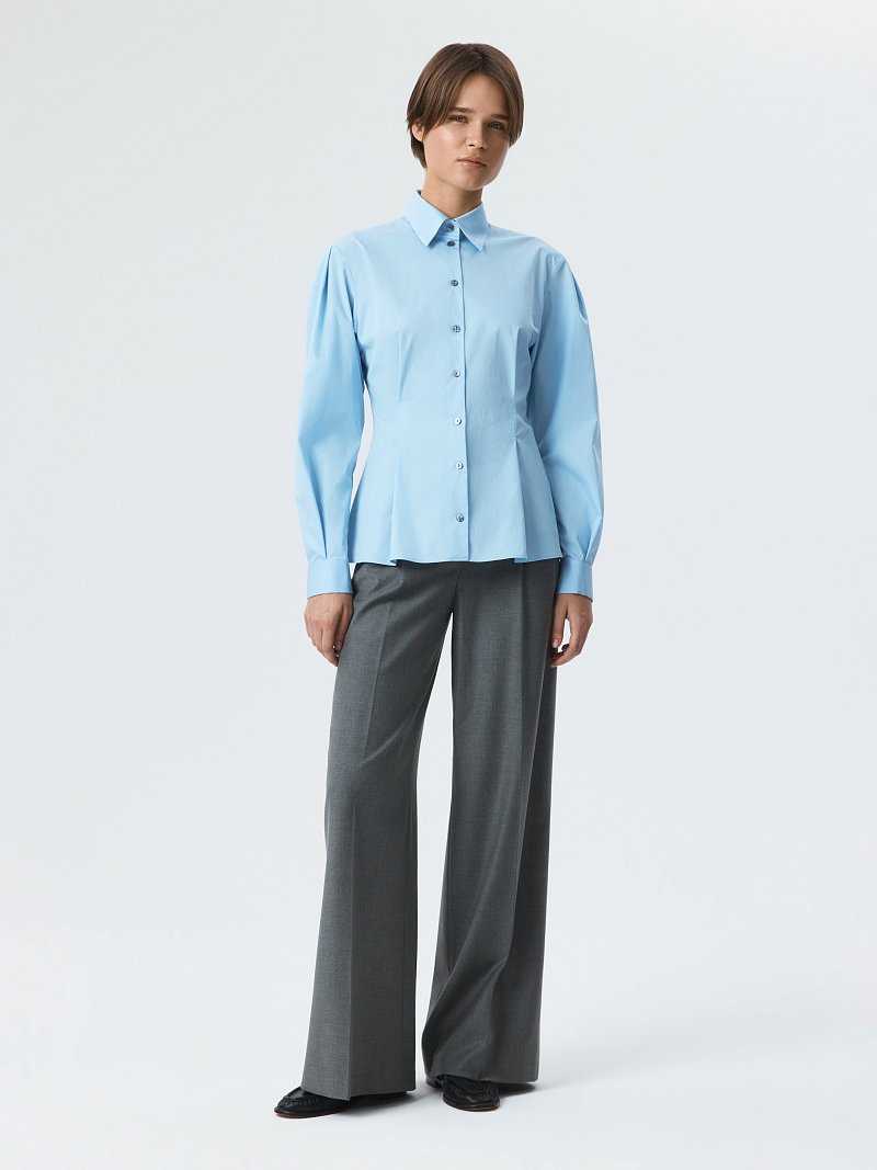 Приталенная блуза с защипами