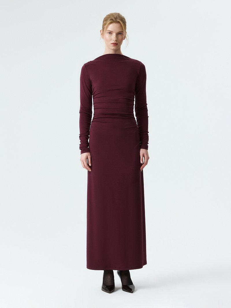 Трикотажное платье с драпировками