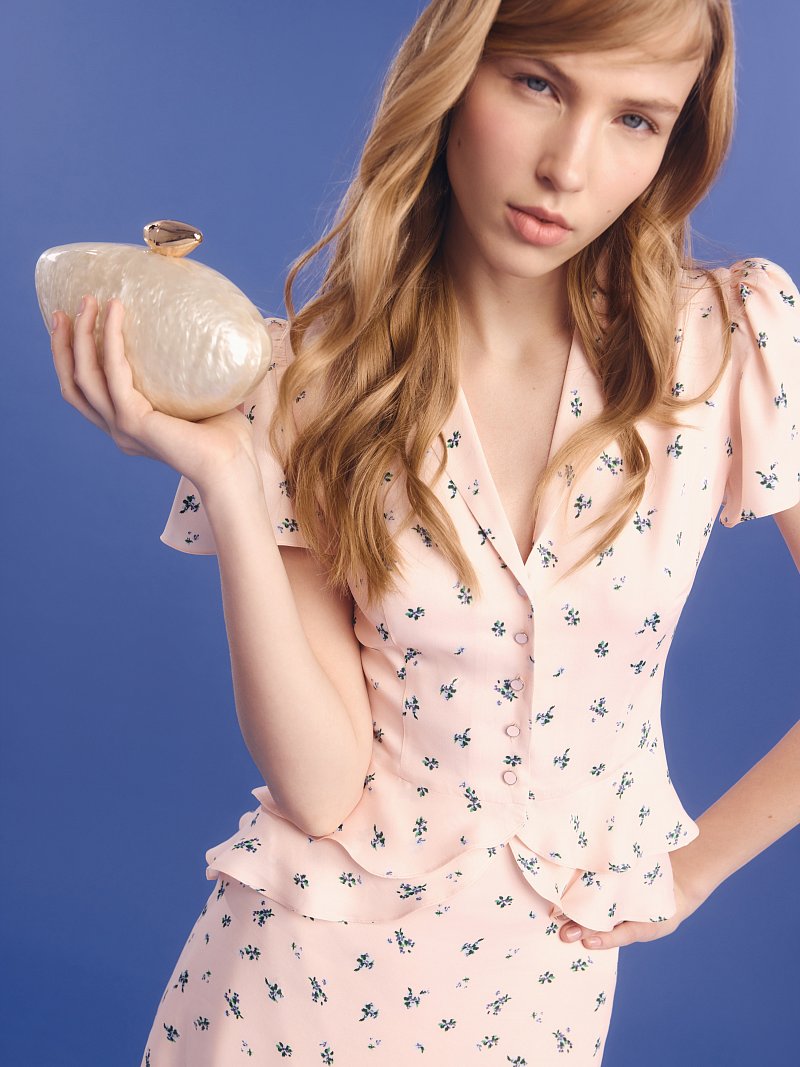 Атласная блуза в цветочек