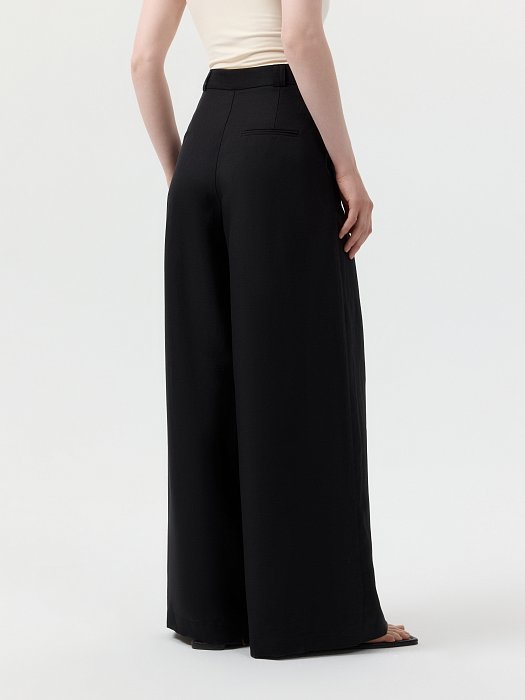 Льняные брюки с защипами: фото №4