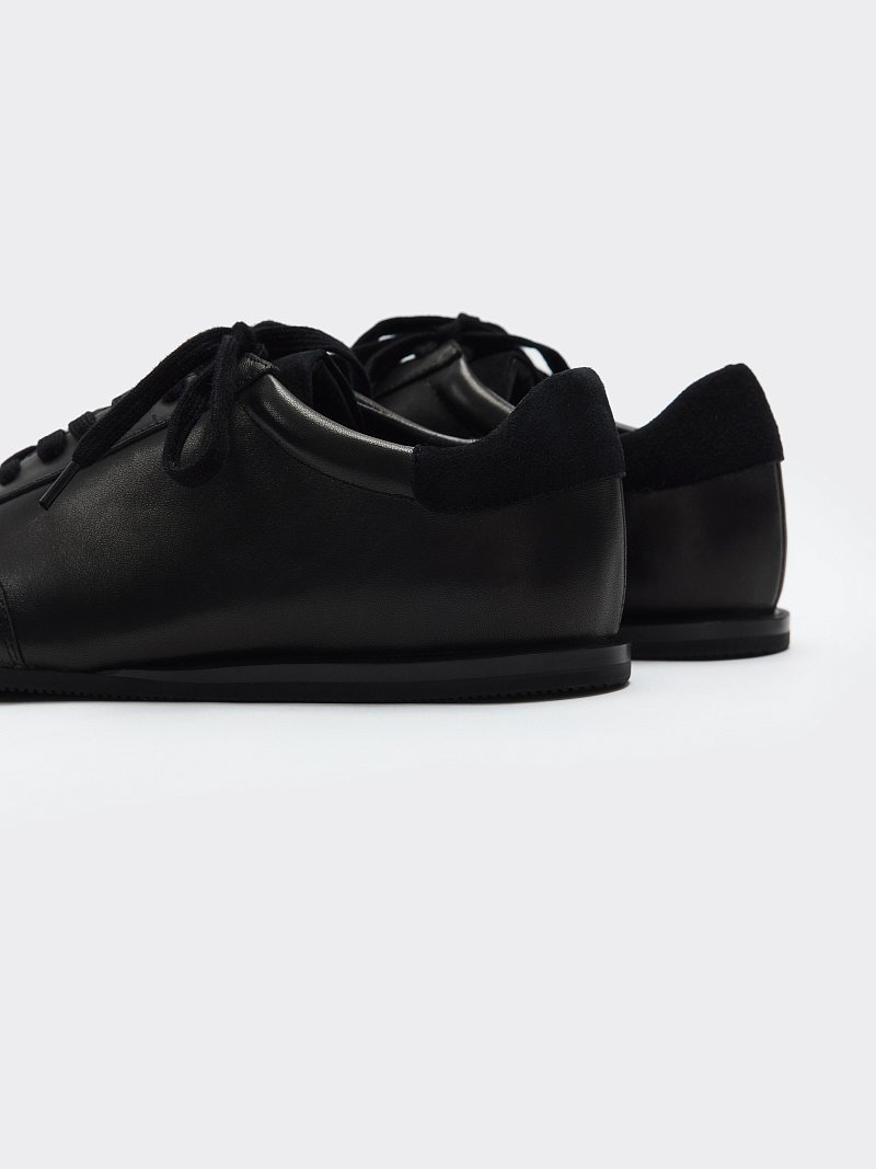 Кроссовки из натуральной кожи