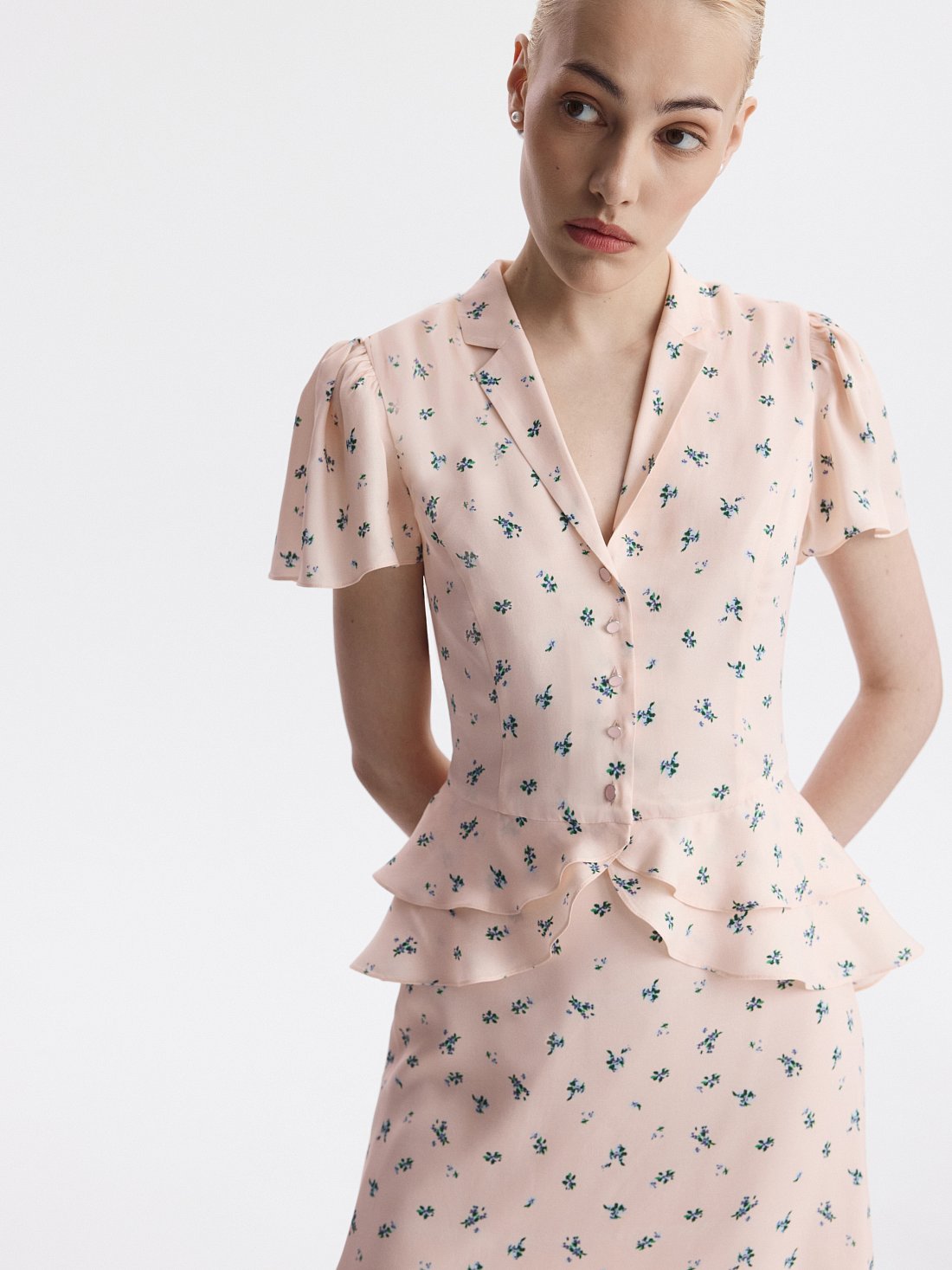 Атласная блуза в цветочек (Р158): фото №1