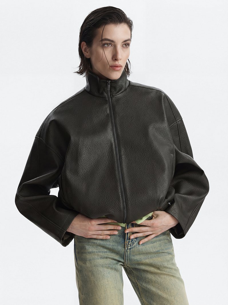 Куртка из экокожи на молнии
