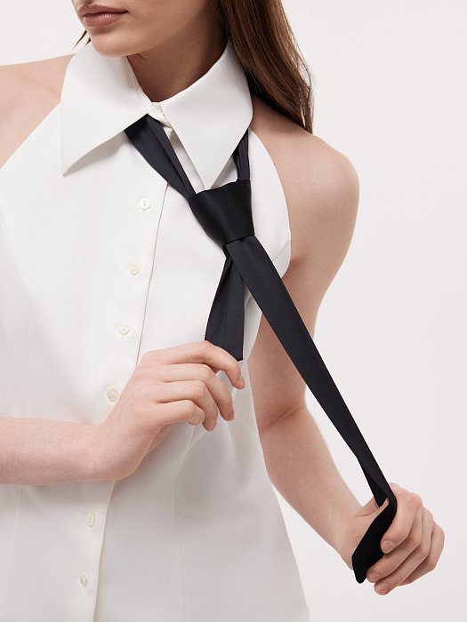 Атласный топ с галстуком: фото №3
