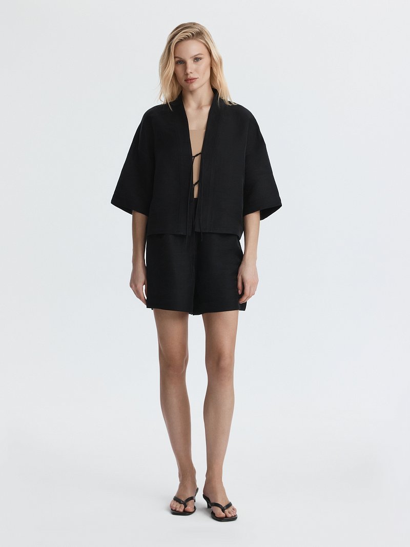 Льняной костюм с шортами