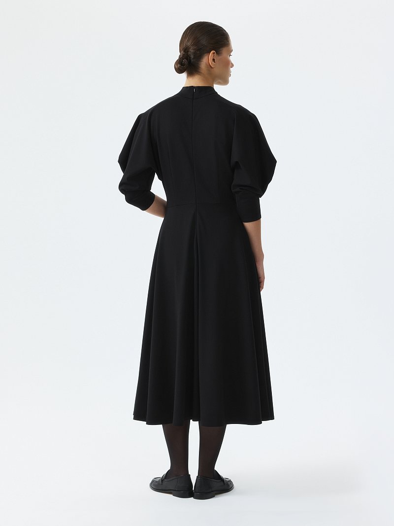 Расклешенное платье из трикотажа