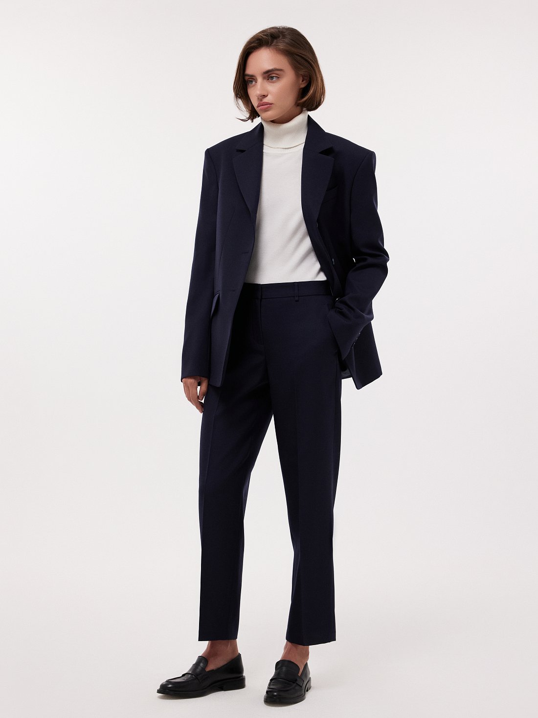 Зауженные брюки из шерсти: фото №1