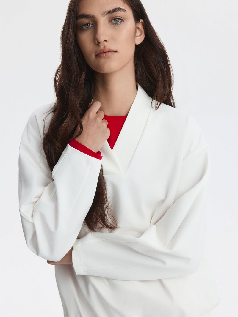 Свитшот с V-вырезом 