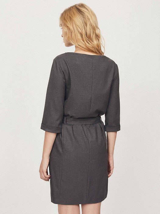 Платье прямого кроя с поясом: фото №3
