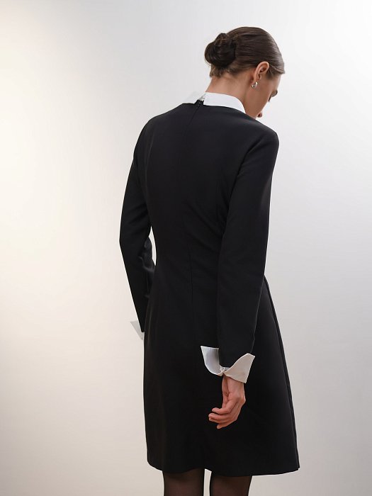 Платье со съемными воротником и манжетами: фото №4
