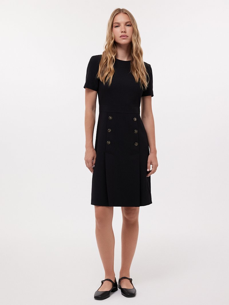 Платье с короткими рукавами