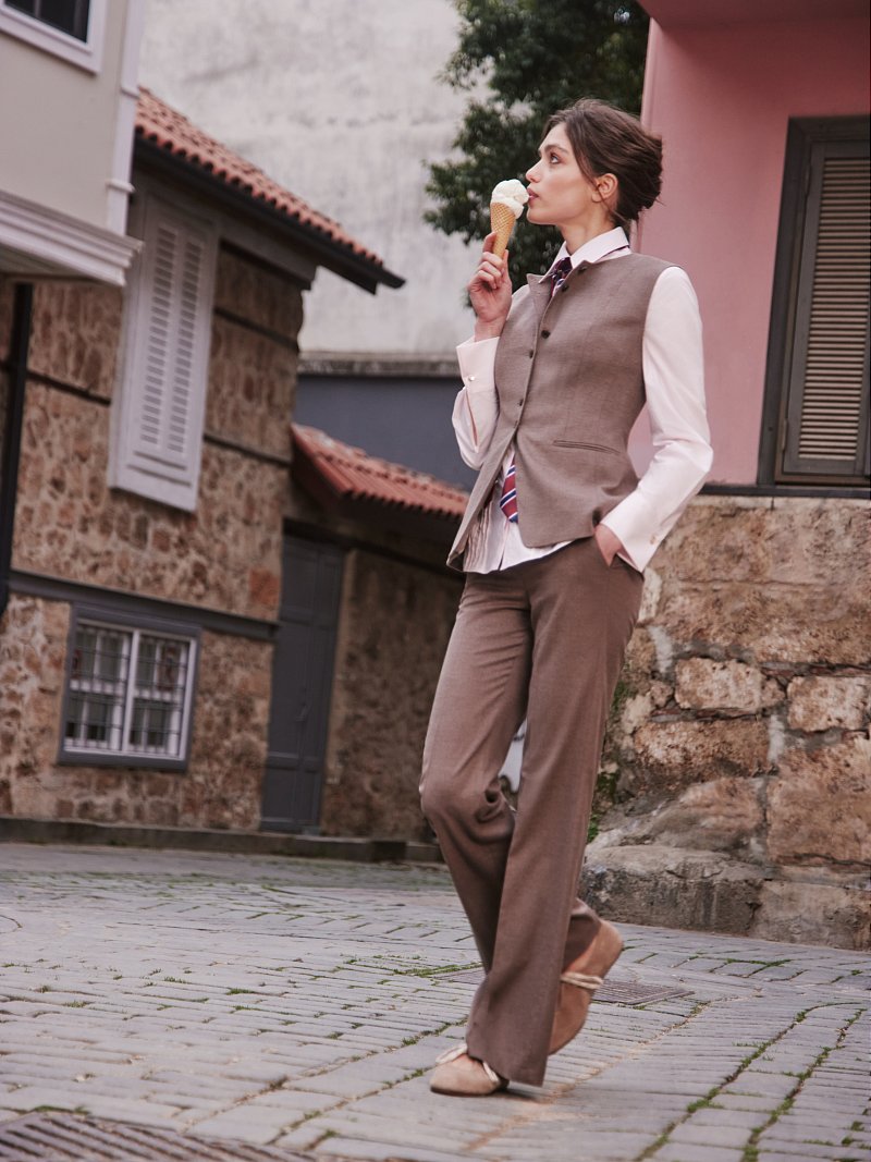 Расклешенные брюки из фланели