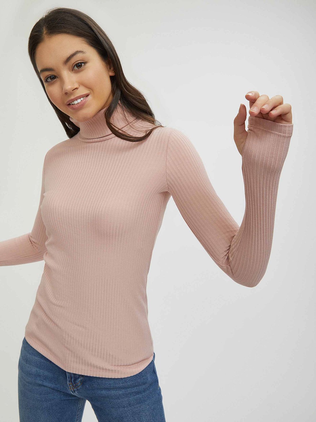 Водолазка с отверстиями для больших пальцев: фото №1