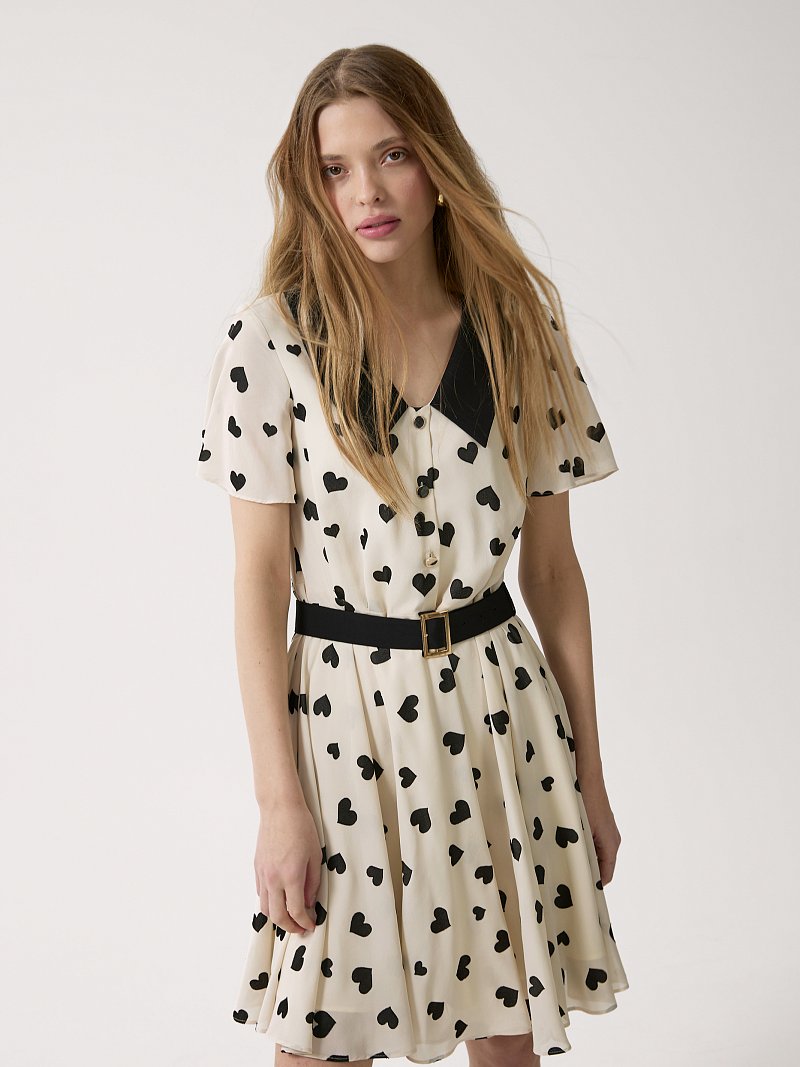 Платье с поясом