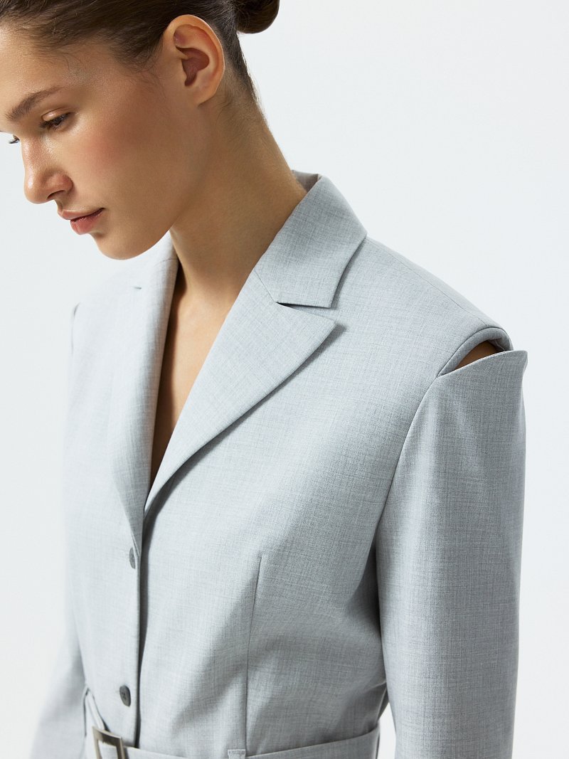 Комбинезон с разрезами на плечах