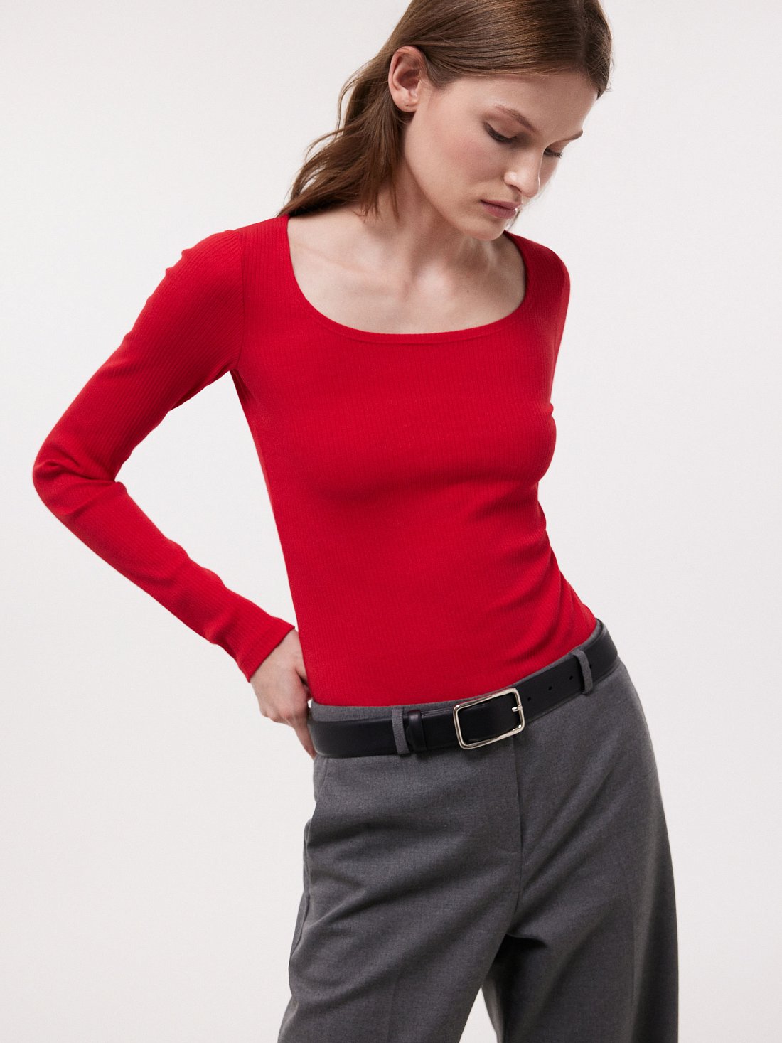 Лонгслив из эластичного хлопка в рубчик: фото №1