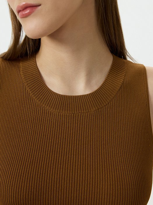 Укороченный топ из вискозы: фото №2