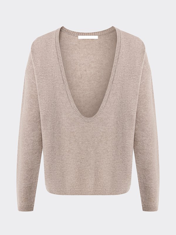 Шерстяной джемпер с вырезом