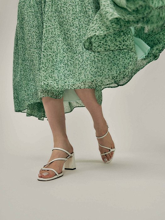 Платье-трапеция с цветочным принтом: фото №4