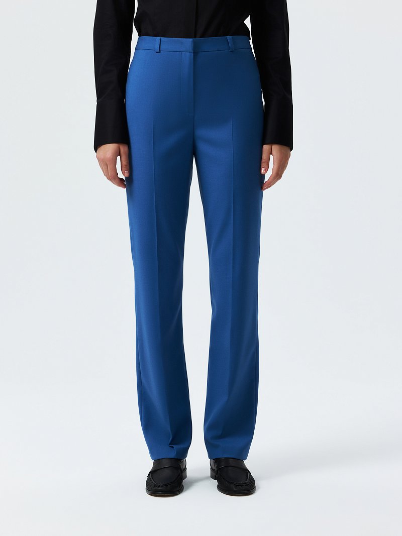 Зауженные брюки со стрелками