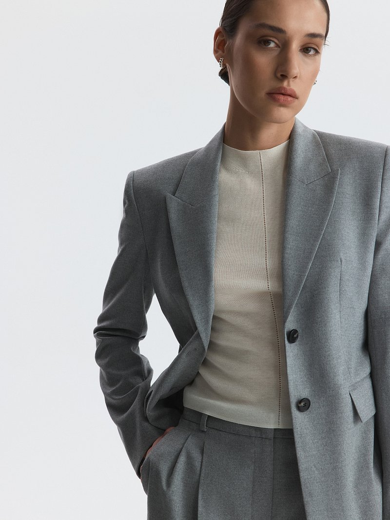 Приталенный жакет из фланели