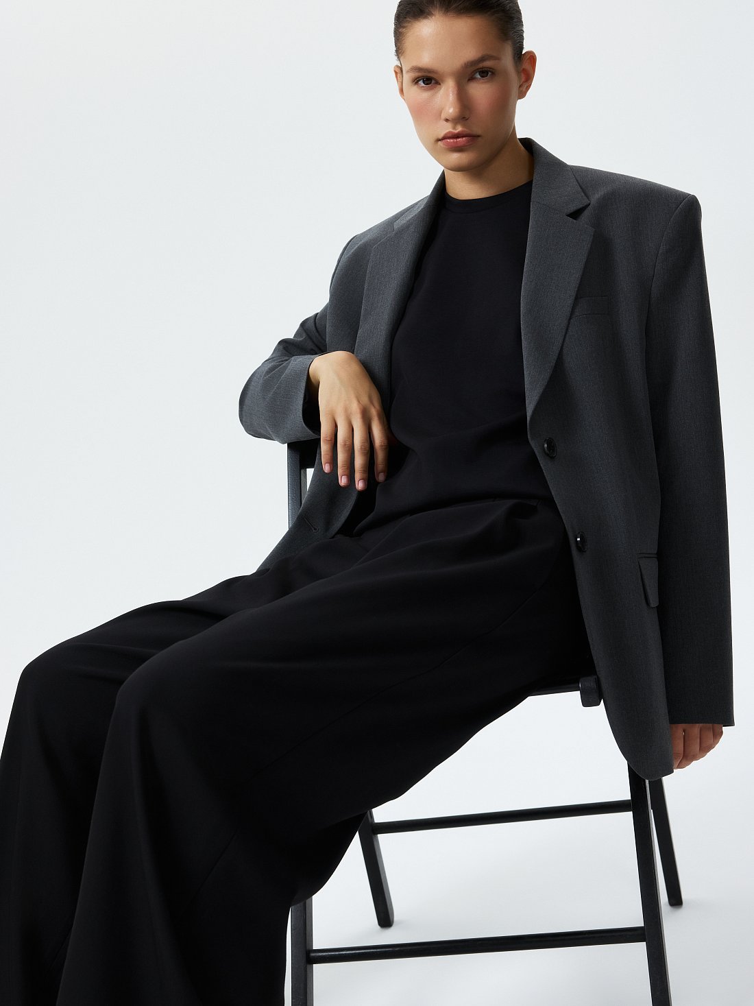 Широкие брюки с защипами: фото №1