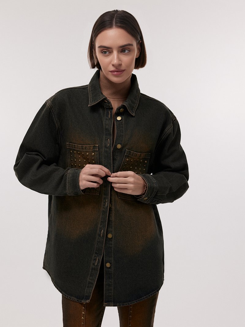 Джинсовая рубашка с клепками