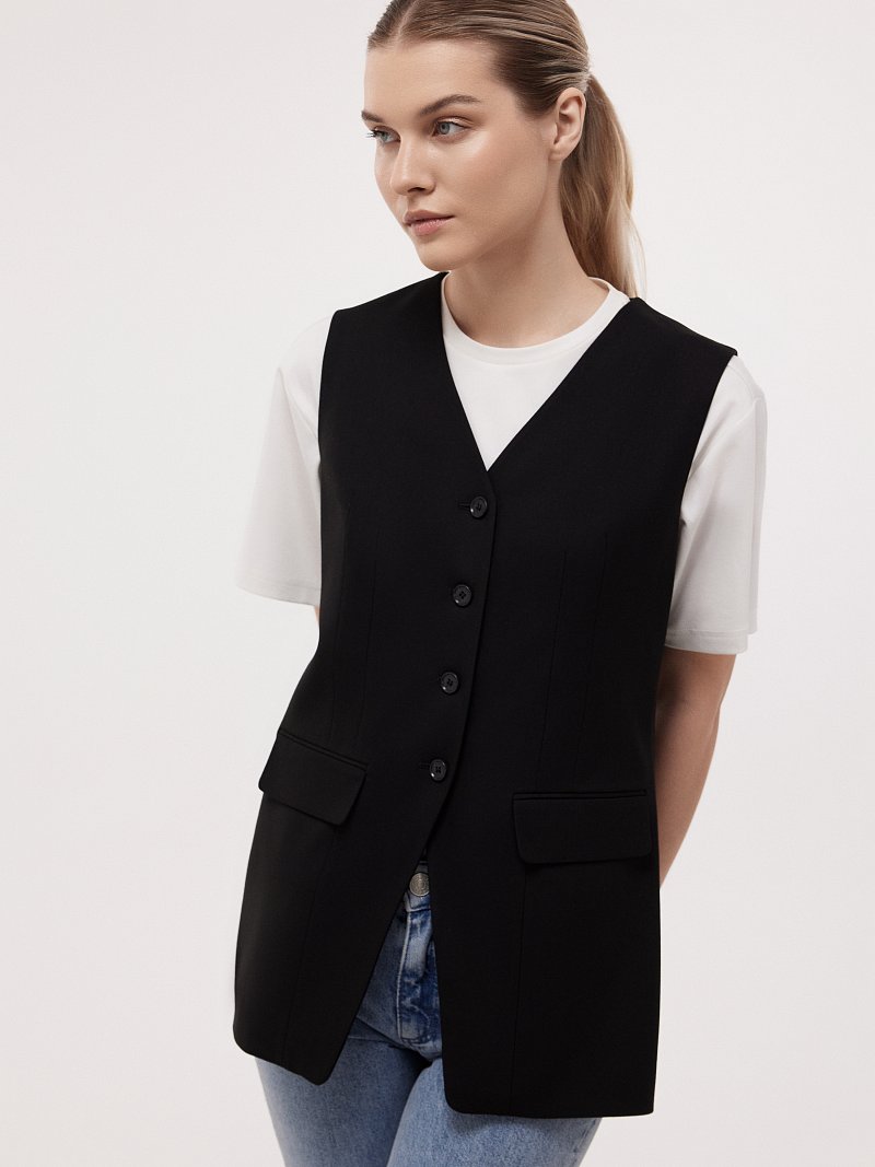 Приталенный костюмный жилет