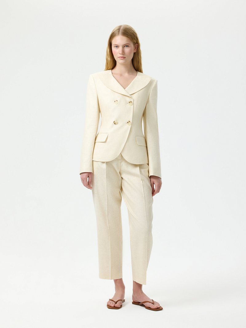 Приталенный жакет изо льна