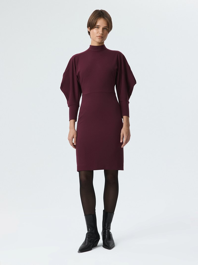 Платье с объемными рукавами 3/4