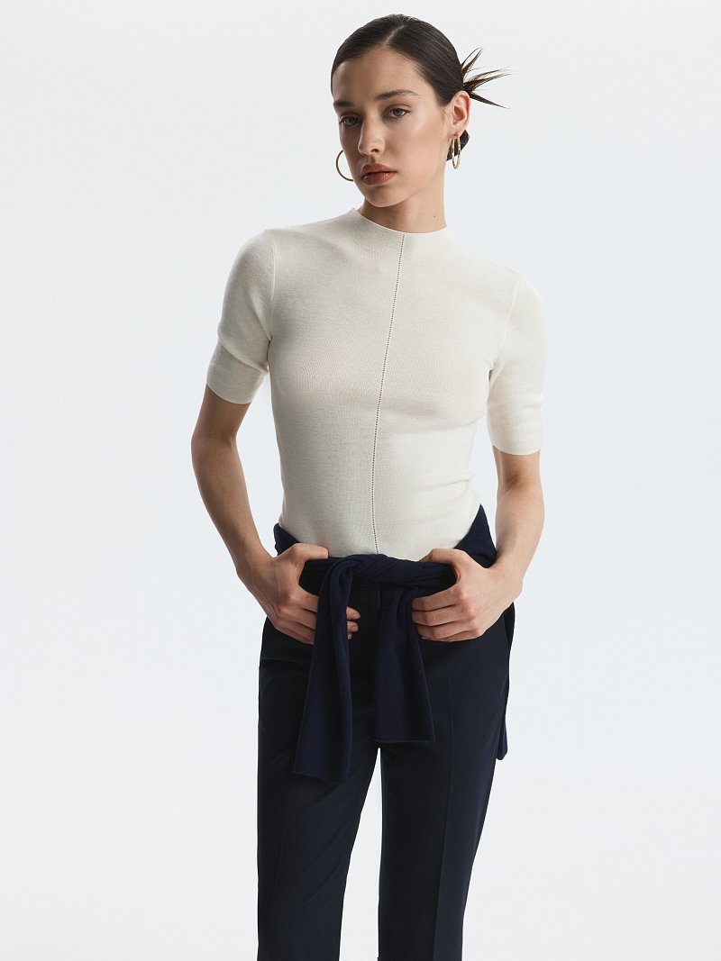 Укороченные зауженные брюки