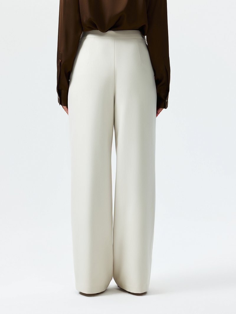 Прямые брюки с защипами