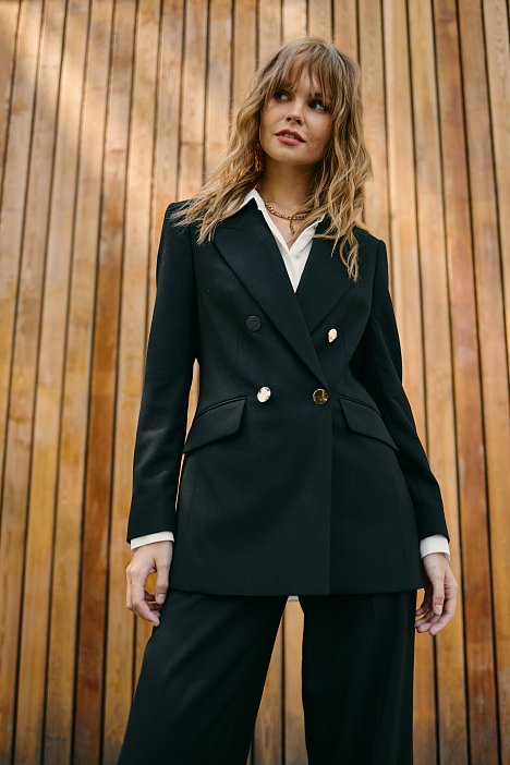Двубортный жакет прямого кроя: фото №3
