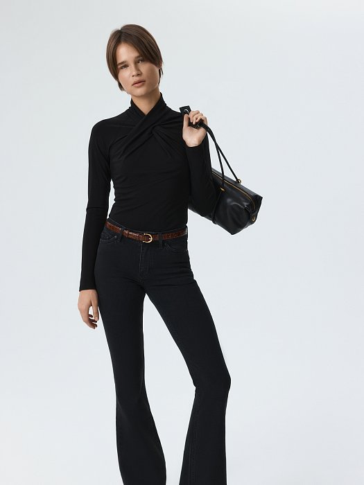 Джинсы-клеш с низкой посадкой: фото №6