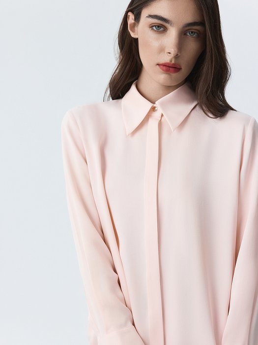 Атласная блуза с широкими манжетами: фото №7