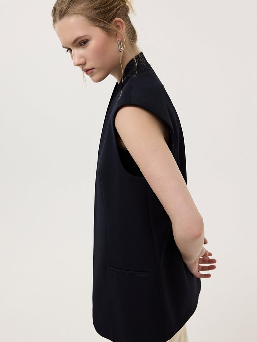 Удлиненный жилет без застежки: фото №2