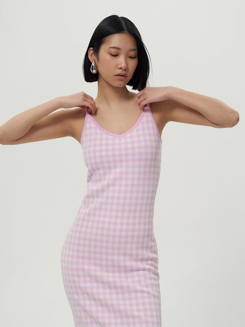 Трикотажное платье в клетку