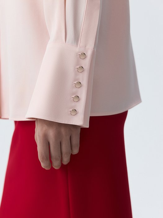 Атласная блуза с широкими манжетами: фото №3