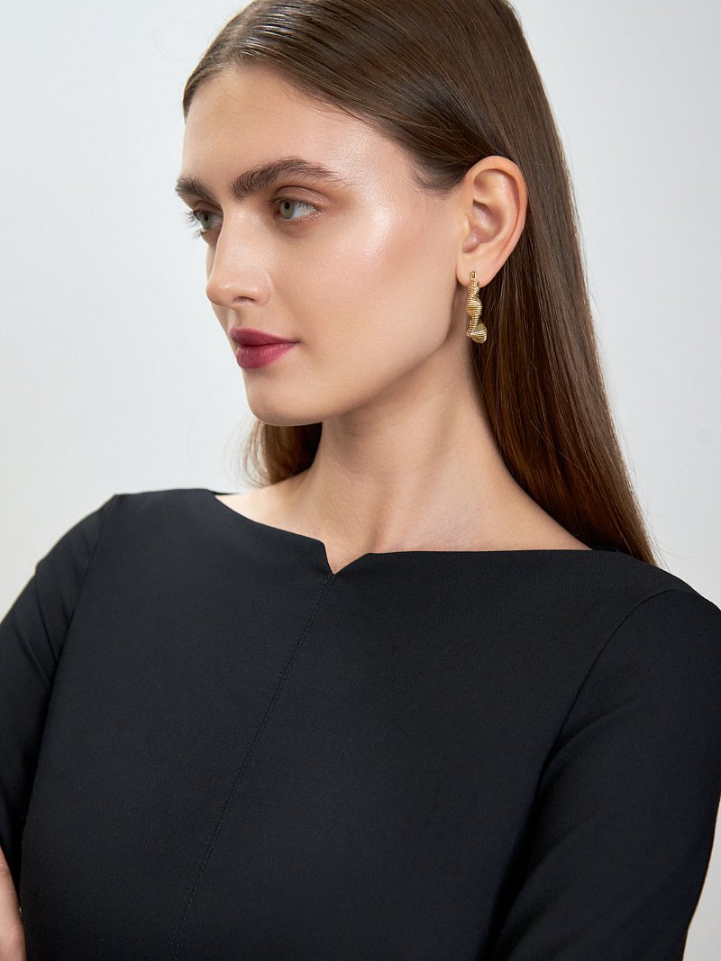 Платье-мини с длинными рукавами