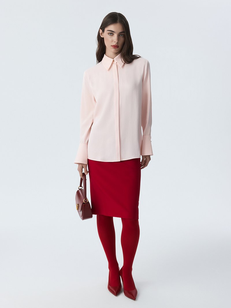 Атласная блуза с широкими манжетами