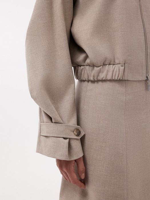 Укороченная куртка на молнии: фото №3