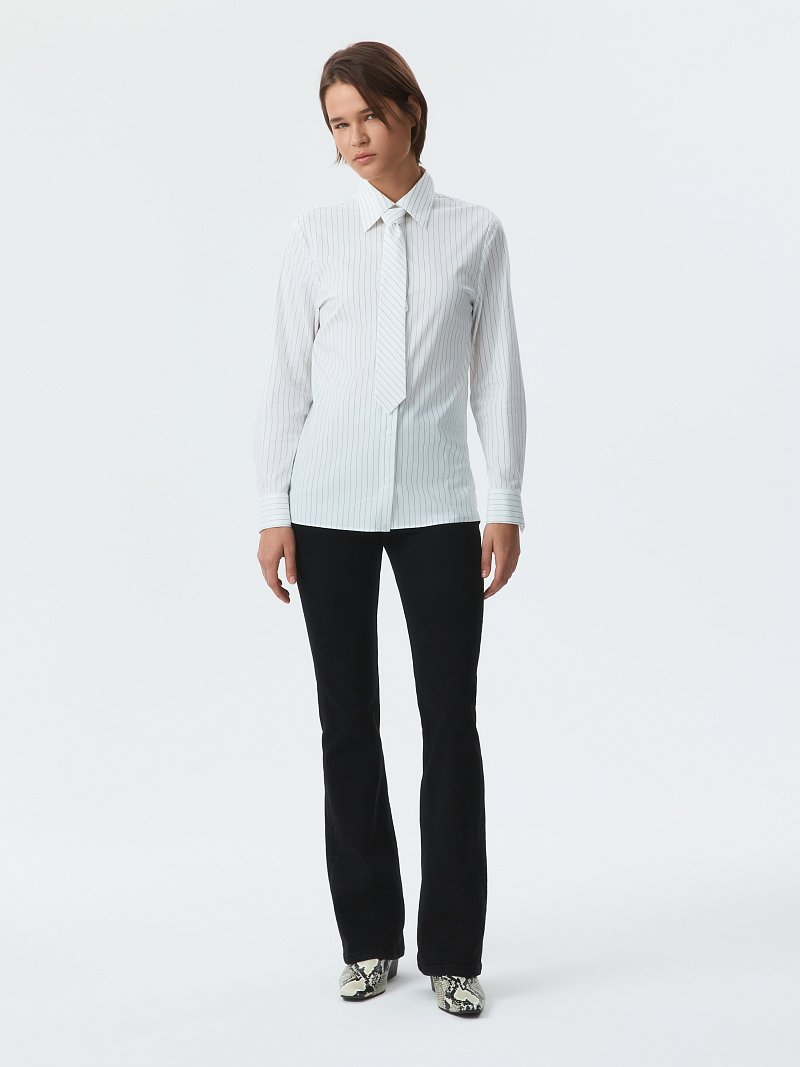 Полосатая рубашка с галстуком