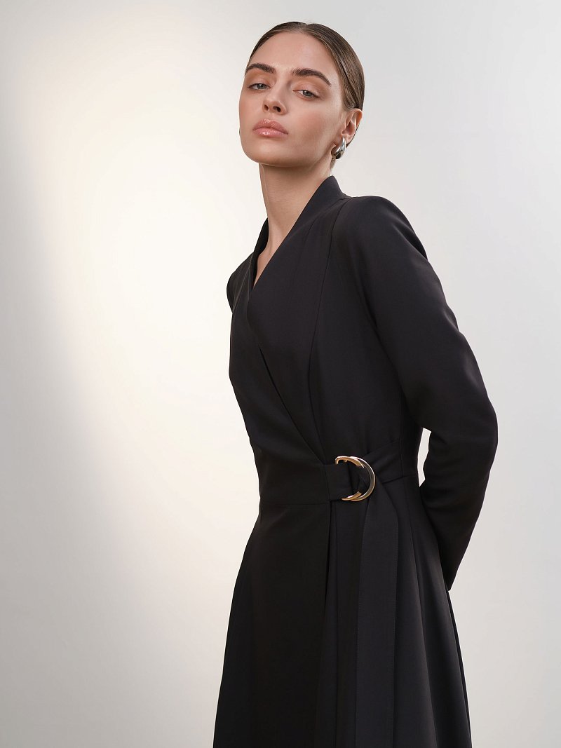 Платье-миди на запах